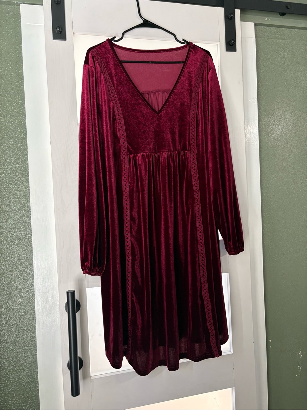 SHEIN Burgundy Velvet Long-Sleeve V-Neck Dress